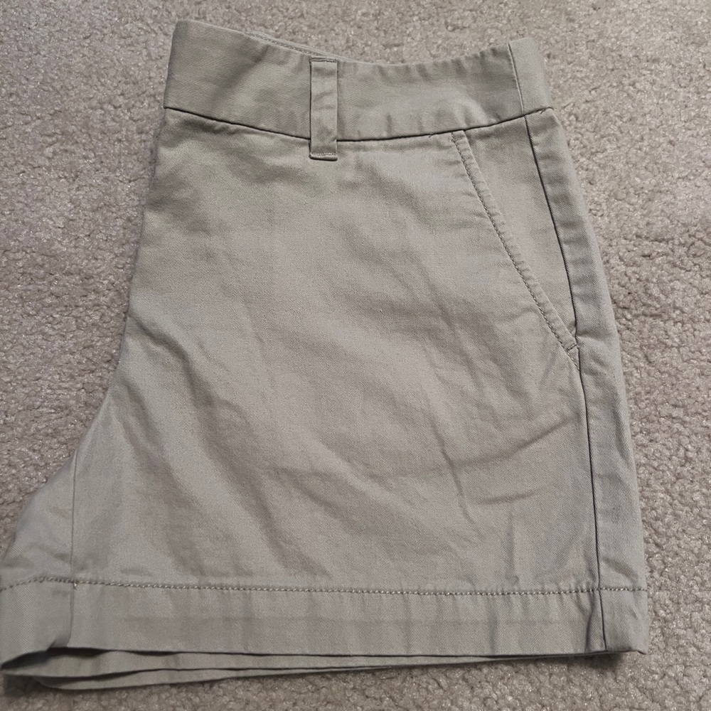 Ann Taylor Loft khaki shorts, 0-2